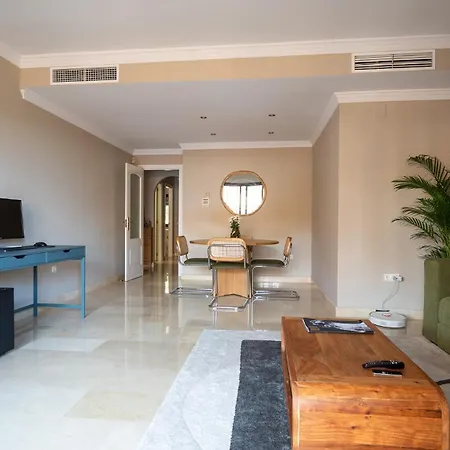 Amplio Y Familiar Apartamento En