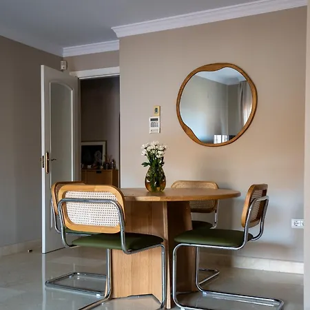 Amplio Y Familiar Apartamento En