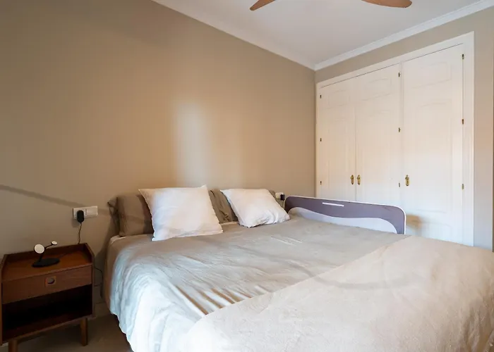 アパート Amplio Y Familiar Apartamento En マルベーリャ
